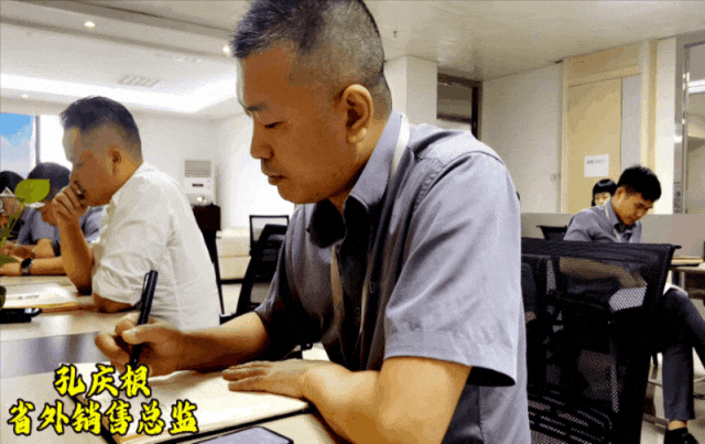 64149ddd87abf3e1cf04e9ebbeb8b595.gif